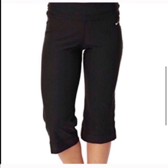 🆕 Nike black & chevron straight leg capris… - Picture 6 of 9
